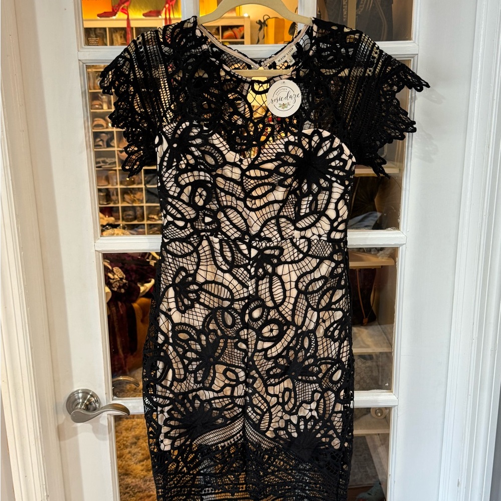 ▪️Main Strip Black Crochet Lace Midi Dress with Nude Slip ▪️ - Picture 3 of 8